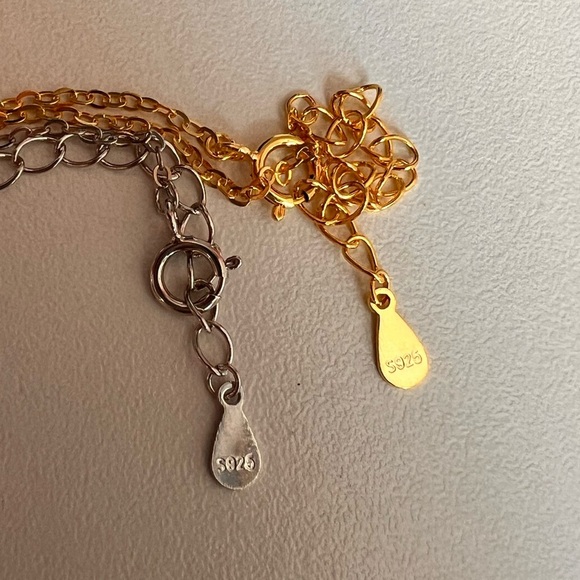 Elegant 925 Sterling Silver Gold and Silver Necklace - Picture 8 of 11